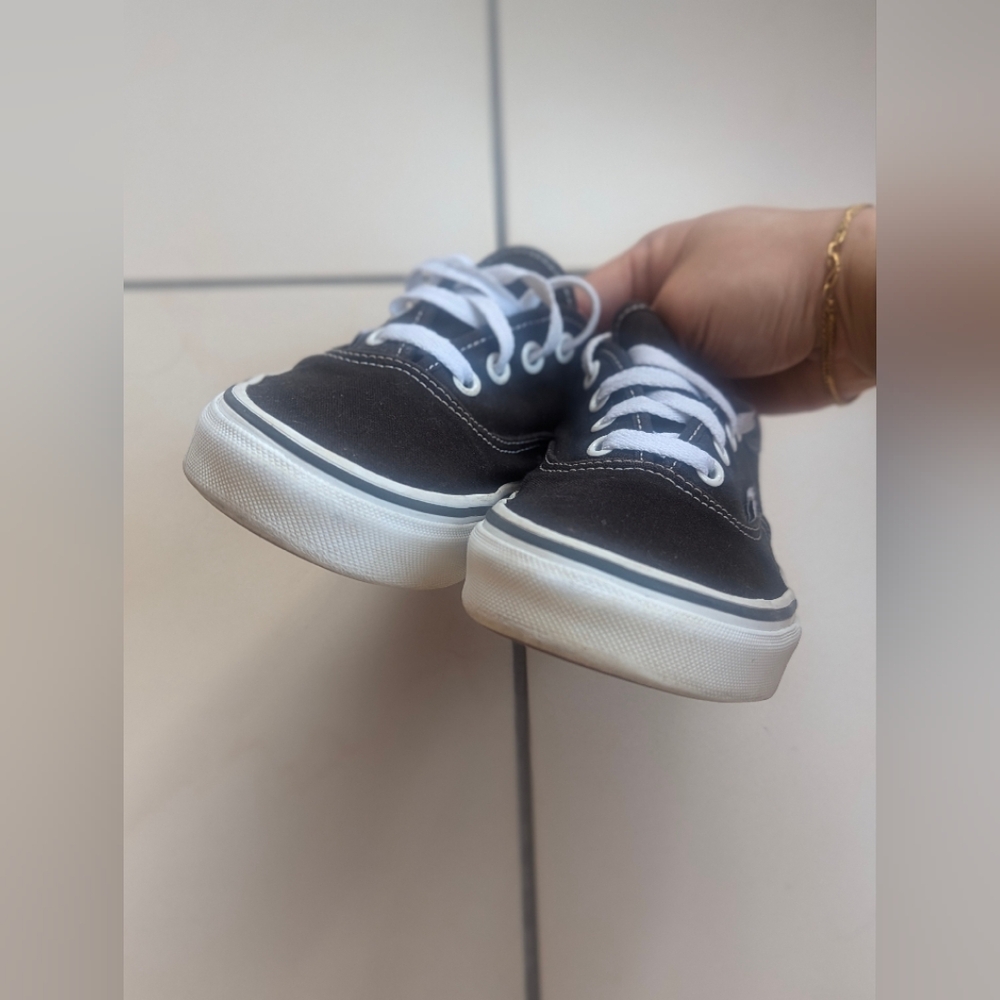 Kids | Vans | Authentic Black Classic - Kids 5Y - Picture 7 of 10